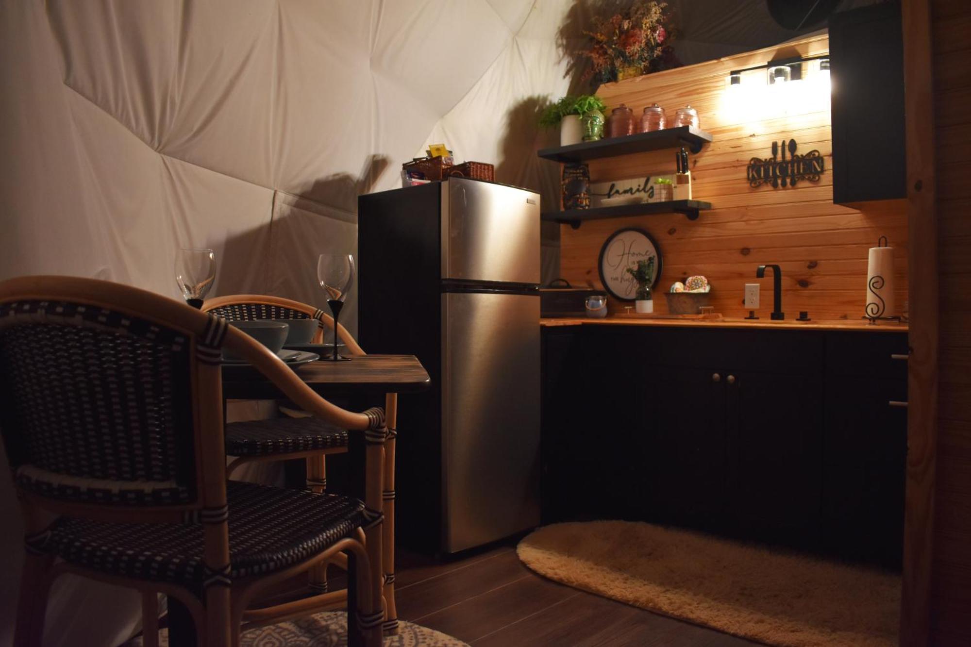 Готель Waterfront Luxury Glamping Dome Rogersville Екстер'єр фото